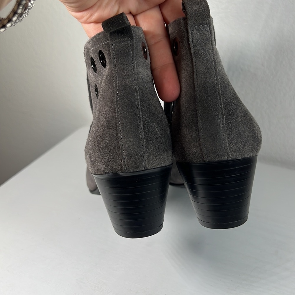 Sam Edelman Rubin Women's Gray Eyelet Leather Ankle Bootie Cuban Heels Size 8 - Picture 6 of 16